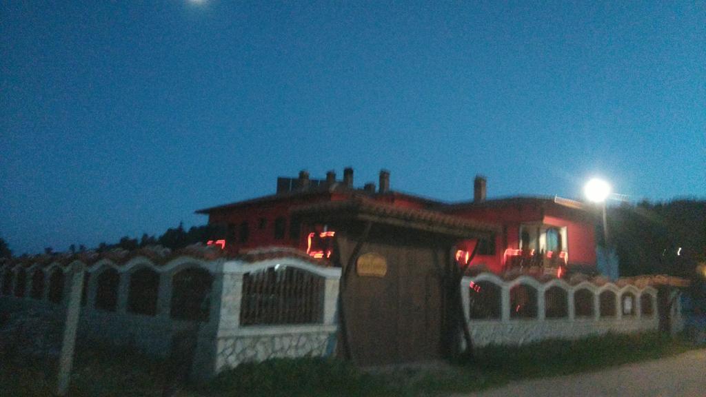 Guest House H Dzhogolanov Копривштиця Екстер'єр фото